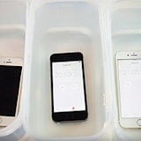 iPhone SE stands up to 1 hour underwater, is fine iPhone SE stands up to 1 hour underwater, is fine