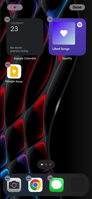 iPhone screen in edit mode after hiding an app iPhone screen in edit mode after hiding an app