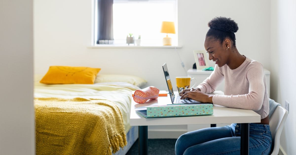 Compare Top Internet Plans, Deals and Discounts for Students | WhistleOut