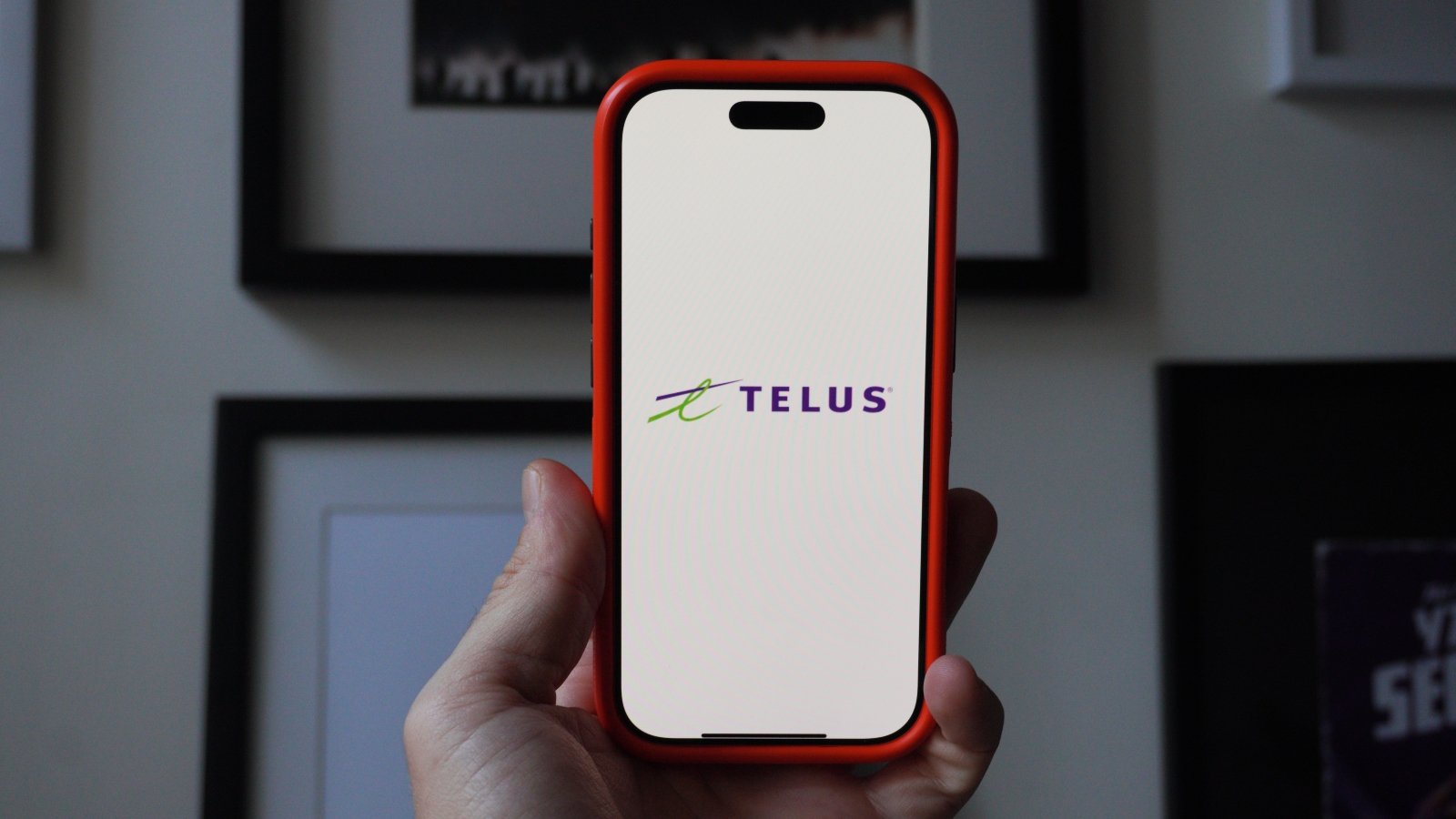 Telus logo on iPhone.
