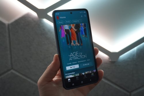 Streaming Netflix on Freedom Mobile