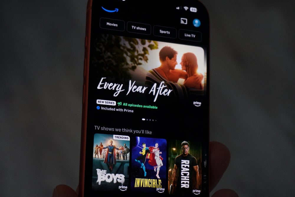 Public Mobile's 5G data speeds allows for speedy content streaming while on the go. Public Mobile's 5G data speeds allows for speedy content streaming while on the go.